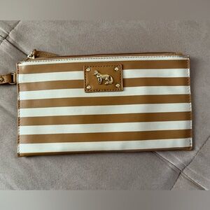 Emma Fox wristlet